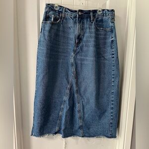 NWOT Old Navy mid Wash Denim Skirt size 14​